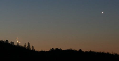 Wachsender Mond mit Venus